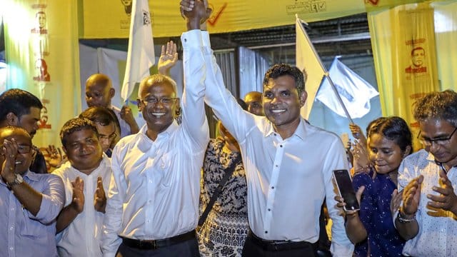Präsidentschaftskandidat Ibrahim Mohamed Solih (l. Präsidentschaftskandidat Ibrahim Mohamed Solih (l.