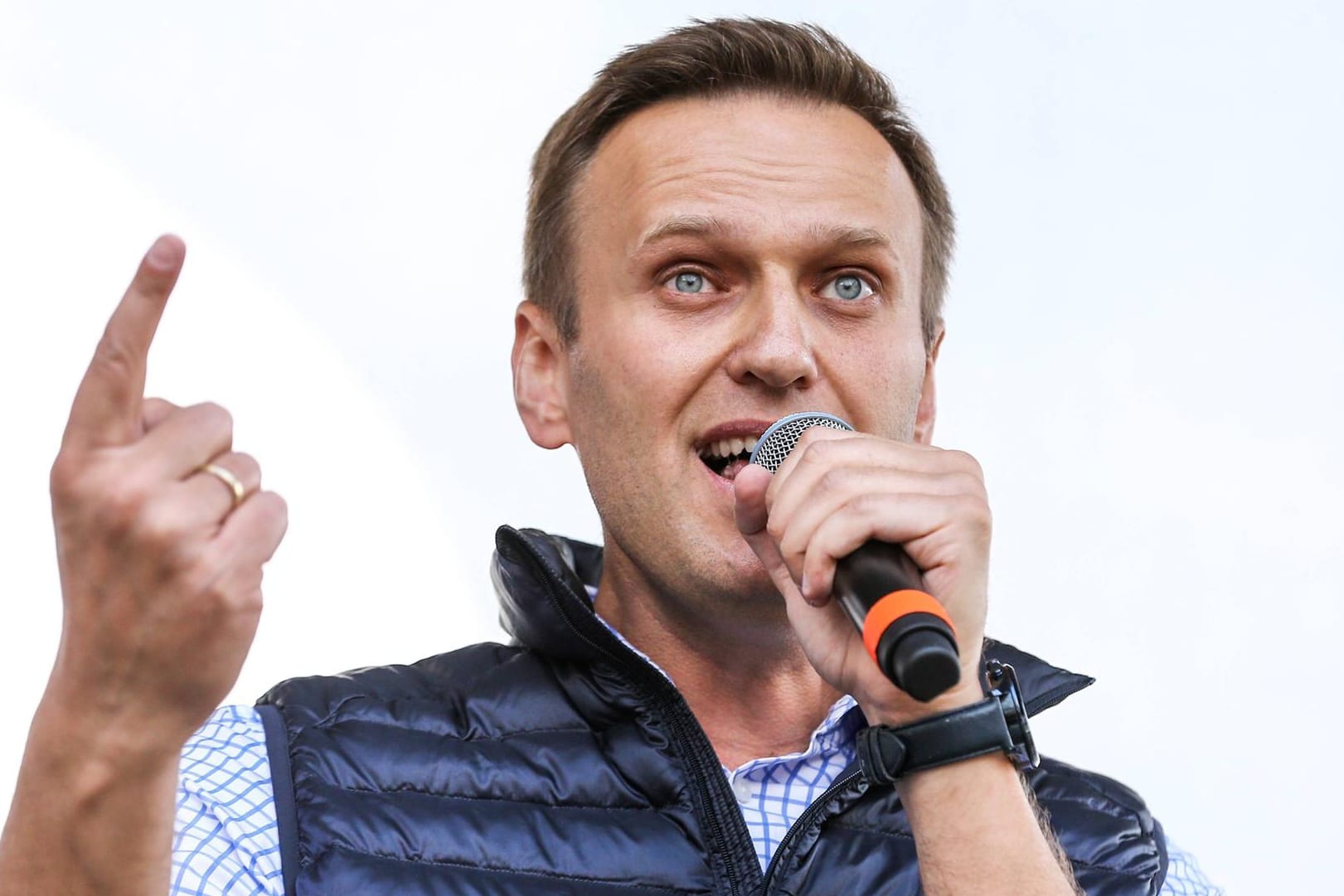 Alexej Nawalny: Der Kreml-Kritiker muss nach Angaben seiner Sprecherin eine weitere Haftstrafe verbüßen.