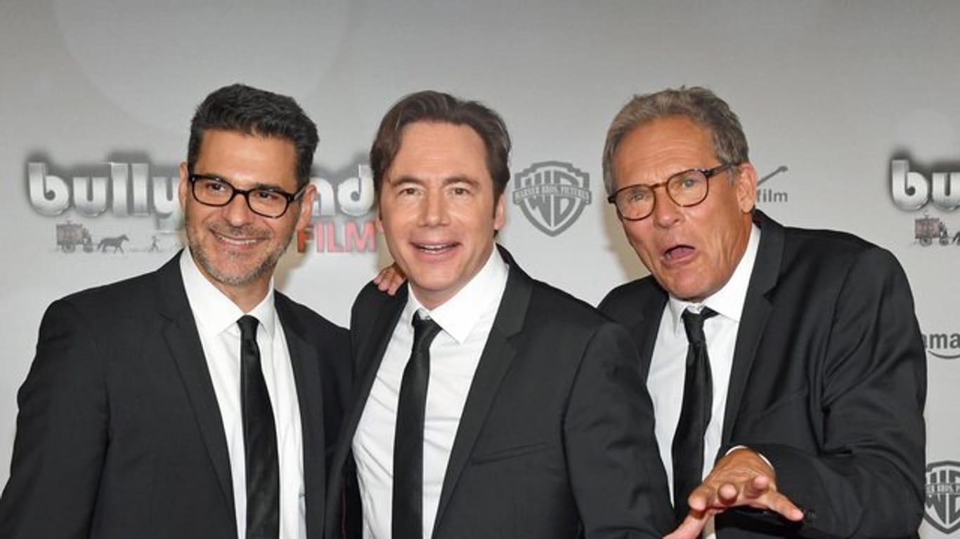 Die Zeit der Komödien ist jetzt vorbei: Rick Kavanian (l-r), Michael Bully Herbig und Christian Tramitz bei der Premiere ihres Films "Bullyparade - Der Film" in München.