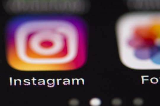 Das Instagram-Logo auf einem Display: Das soziale Netzwerk hat mehr als eine Milliarde Nutzer und wird für Facebook immer wichtiger als Erlösquelle.