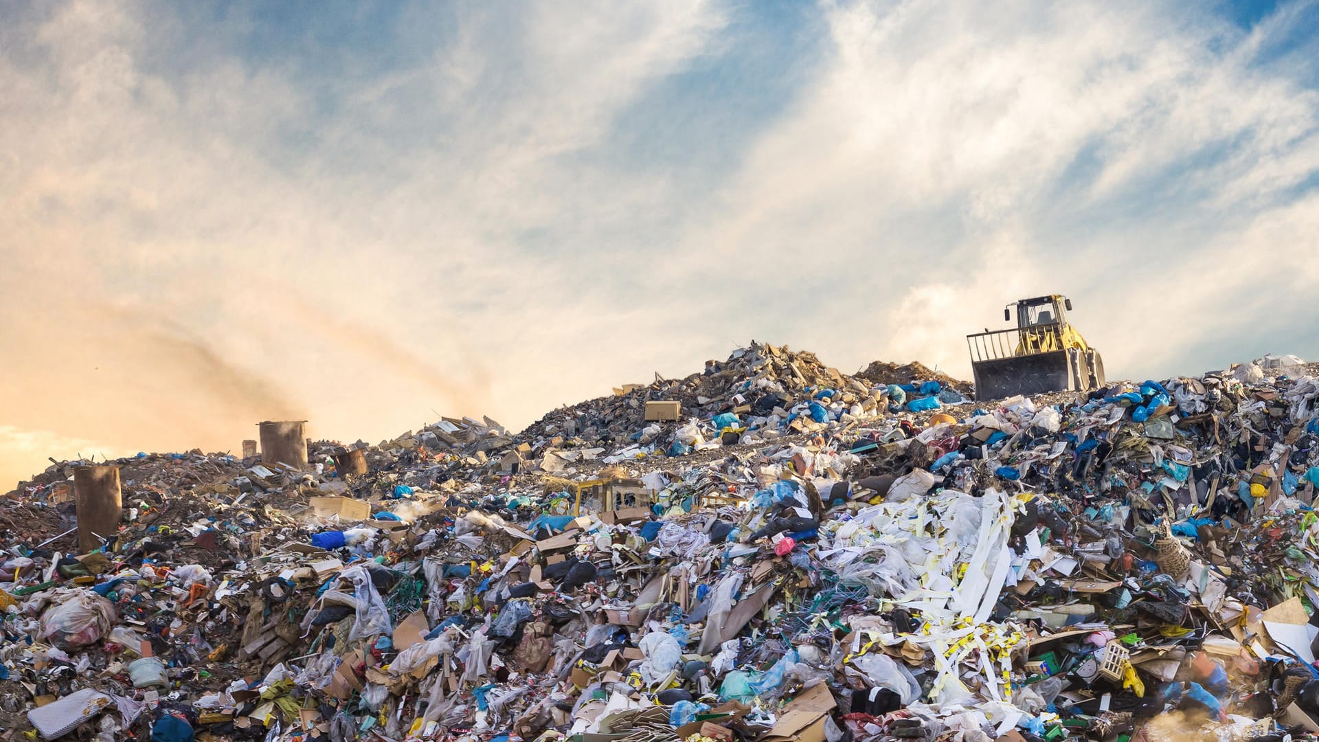 Mülldeponie: Ein neues Verfahren ermöglicht es, Plastikmüll zu Rohöl zu verarbeiten.