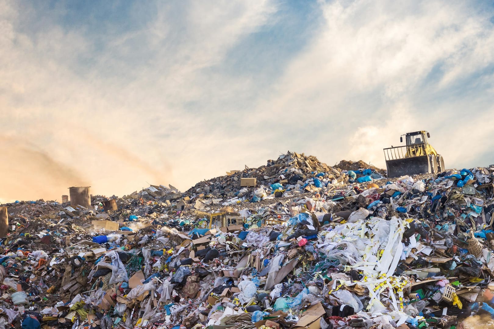 Mülldeponie: Ein neues Verfahren ermöglicht es, Plastikmüll zu Rohöl zu verarbeiten.