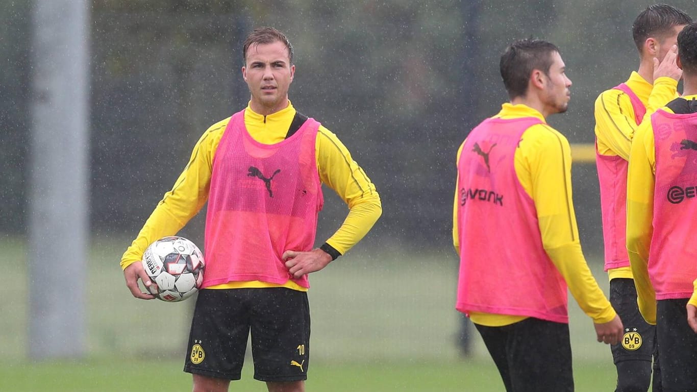 Mario Götze im BVB-Training: In den Pflichtspielen ist der 26-Jährige bei der Borussia meist außen vor.