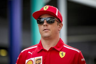 Kimi Räikkönen: Der Finne verlässt Ferrari am Saisonende und schließt sich Sauber an.