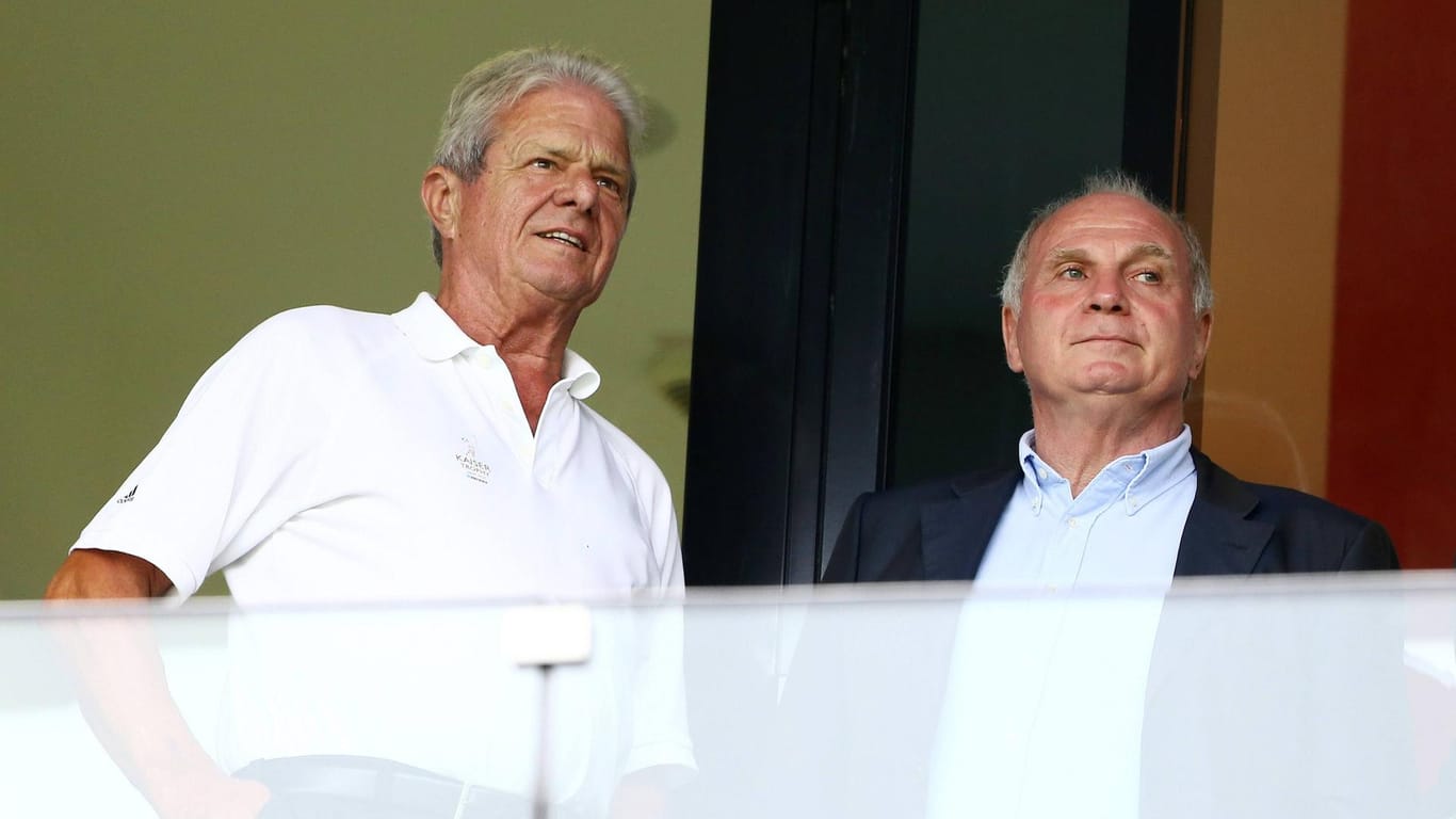 Hoffenheims Mäzen Dietmar Hopp (l.) und Bayern-Präsident Uli Hoeneß: "Wir müssen zusammenstehen."