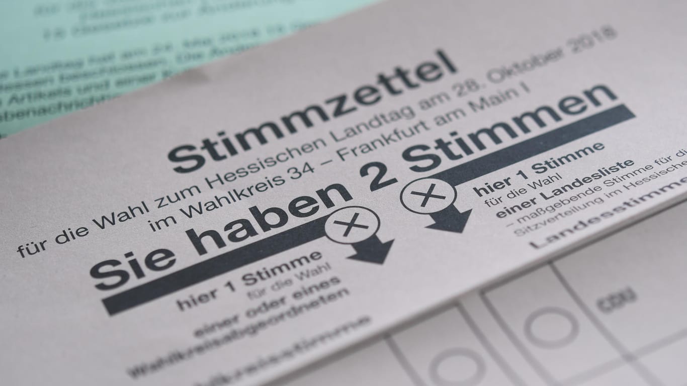 Stimmzettel für die hessische Landtagswahl: 23 Parteien buhlen um die Gunst der Wähler.
