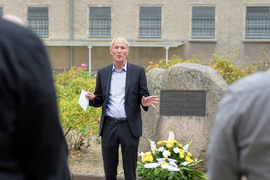 Hubertus Knabe, seit 2001 Direktor der Stasi-Gedenkstätte Berlin-Hohenschönhausen, muss gehen.
