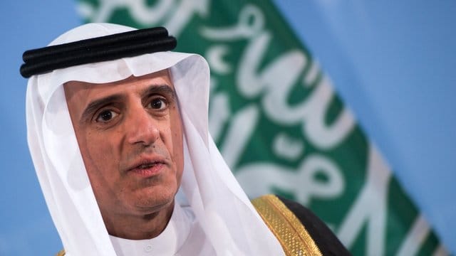 Der saudische Außenminister Adel al-Dschubair bei einem Besuch in Berlin im Mai 2016. Der saudische Außenminister Adel al-Dschubair bei einem Besuch in Berlin im Mai 2016.