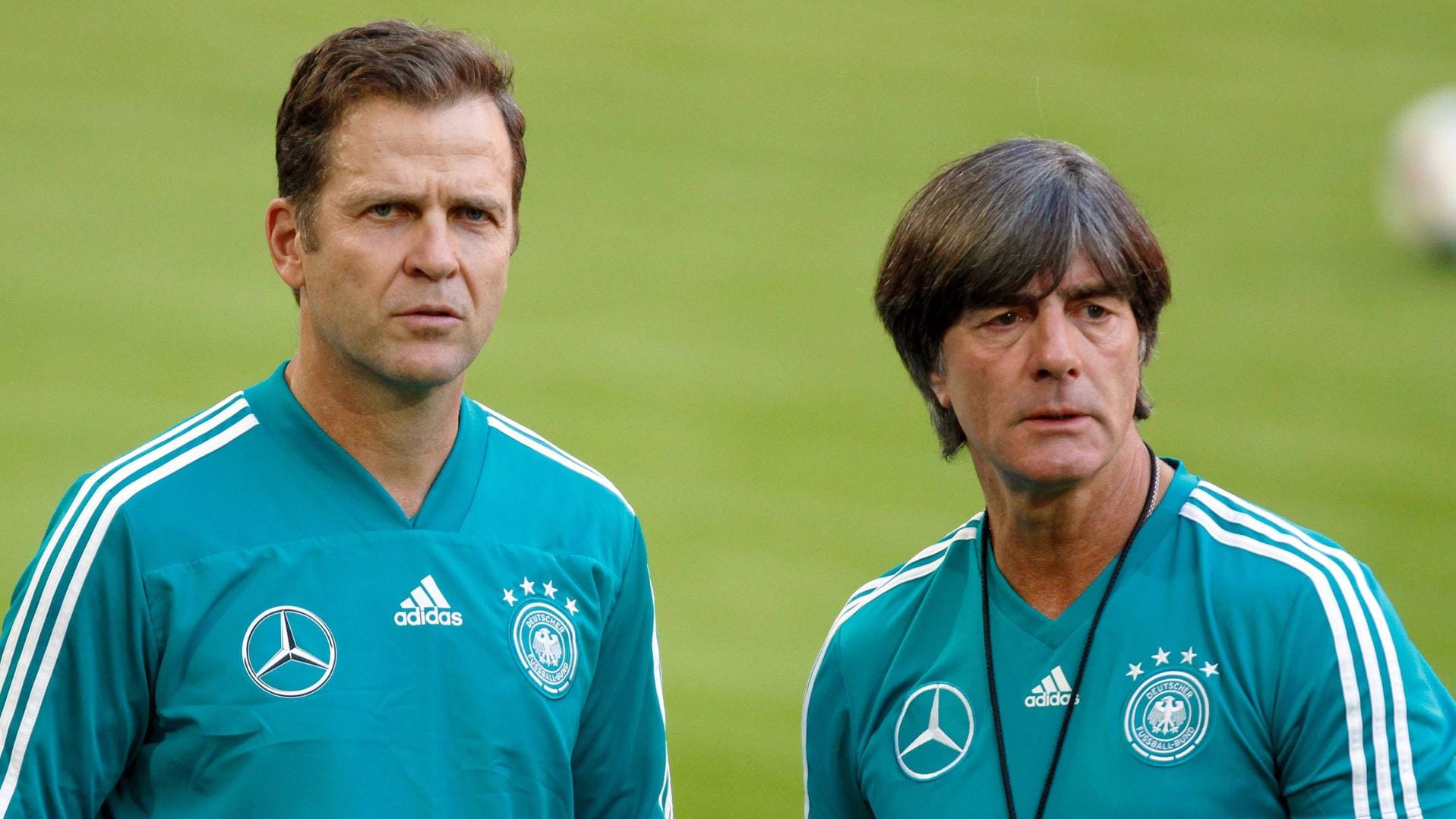 Oliver Bierhoff (links) und Trainer Joachim Löw erlebten in London eine böse Überraschung.