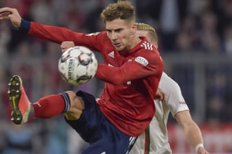 Ungewohnte Rolle: Goretzka im Spiel gegen den FC Augsburg.