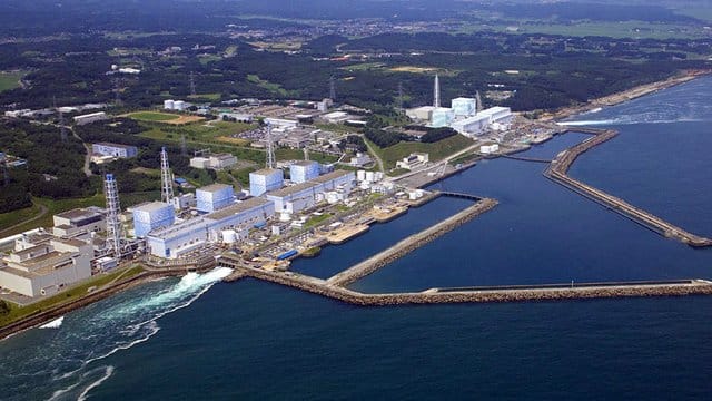Es ist das erste Mal, dass die Atomaufsicht einen von der damaligen Tsunami-Katastrophe betroffenen Meiler wieder anfahren lässt. Es ist das erste Mal, dass die Atomaufsicht einen von der damaligen Tsunami-Katastrophe betroffenen Meiler wieder anfahren lässt.
