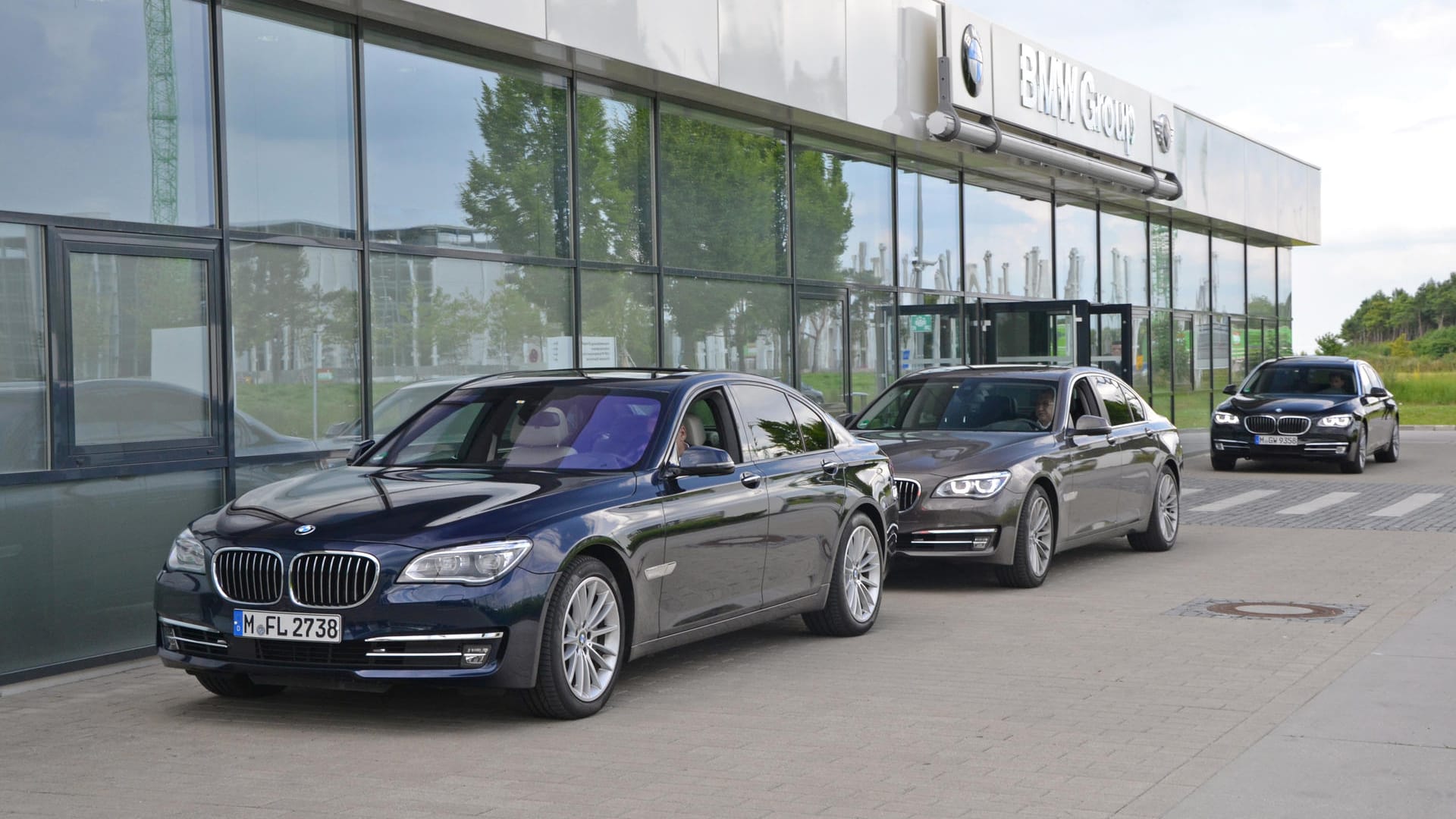 BMW-Autohaus: Der Streit mit den Händlern könnte den Verkauf von Autos und Ersatzteilen gefährden. BMW-Autohaus: Der Streit mit den Händlern könnte den Verkauf von Autos und Ersatzteilen gefährden.