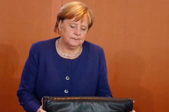 Angela Merkel: Die Kanzlerin muss künftig ohne ihren Vertrauten Volker Kauder im Amt des Unionsfraktionsvorsitzenden auskommen.