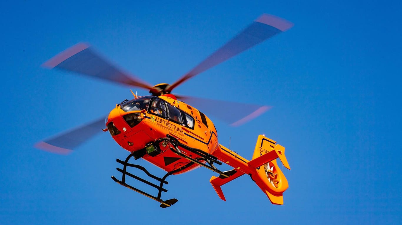 Luftrettung im Einsatz: Eine Schülerin wurde von einem Rettungshubschrauber in eine Spezialklinik in Offenbach gebracht.