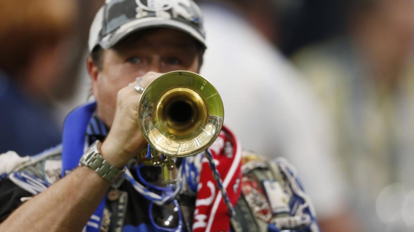 Trompeten-Willy im August 2015: Seit Jahrzehnten gehört er zu den bekanntesten Fans von Schalke 04.