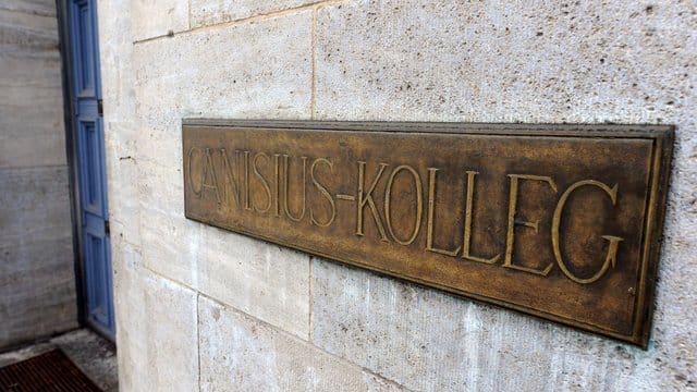 Vor acht Jahren wurde am kirchlichen Canisius-Kolleg sexueller Missbrauch aufgedeckt. Vor acht Jahren wurde am kirchlichen Canisius-Kolleg sexueller Missbrauch aufgedeckt.