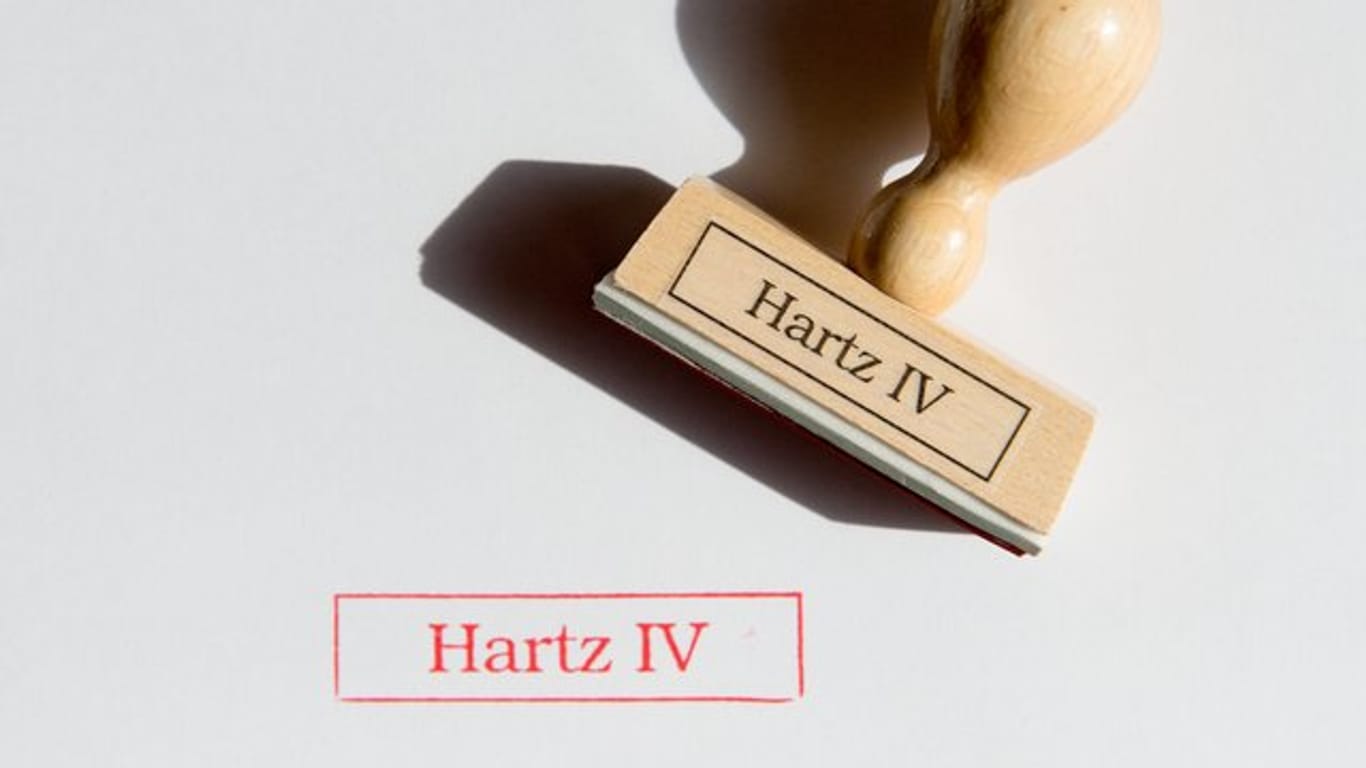 Wer vom Jobcenter zur Rückforderung von Hartz IV-Leistungen aufgefordert wird, kann dagegen Widerspruch einlegen.