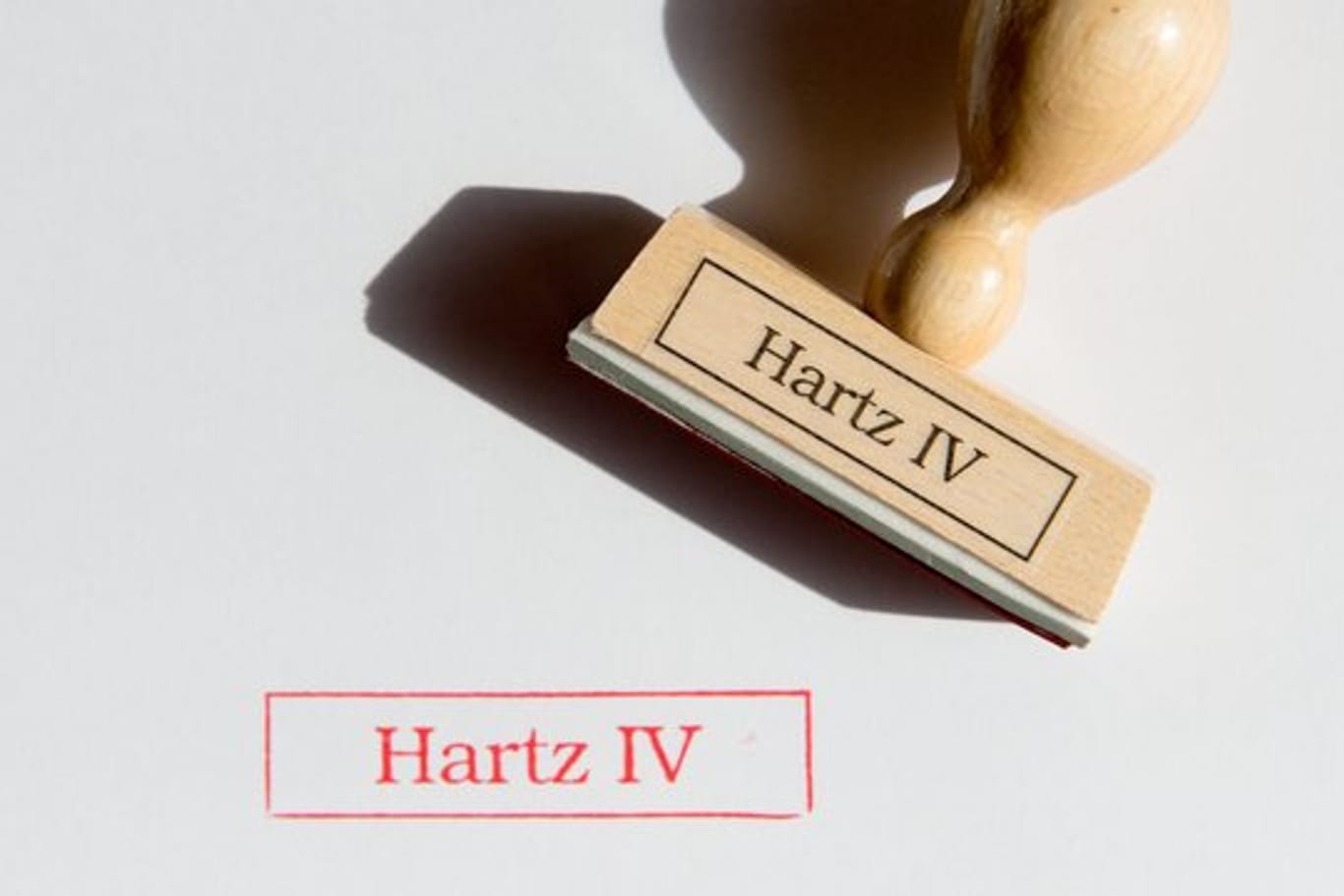 Wer vom Jobcenter zur Rückforderung von Hartz IV-Leistungen aufgefordert wird, kann dagegen Widerspruch einlegen.