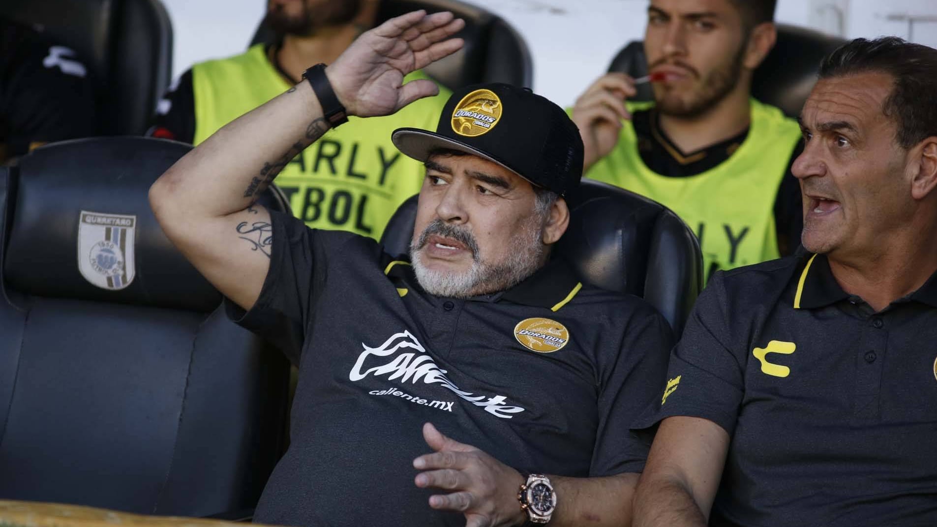 Not amused: Maradona will sich bei der Fifa beschweren.