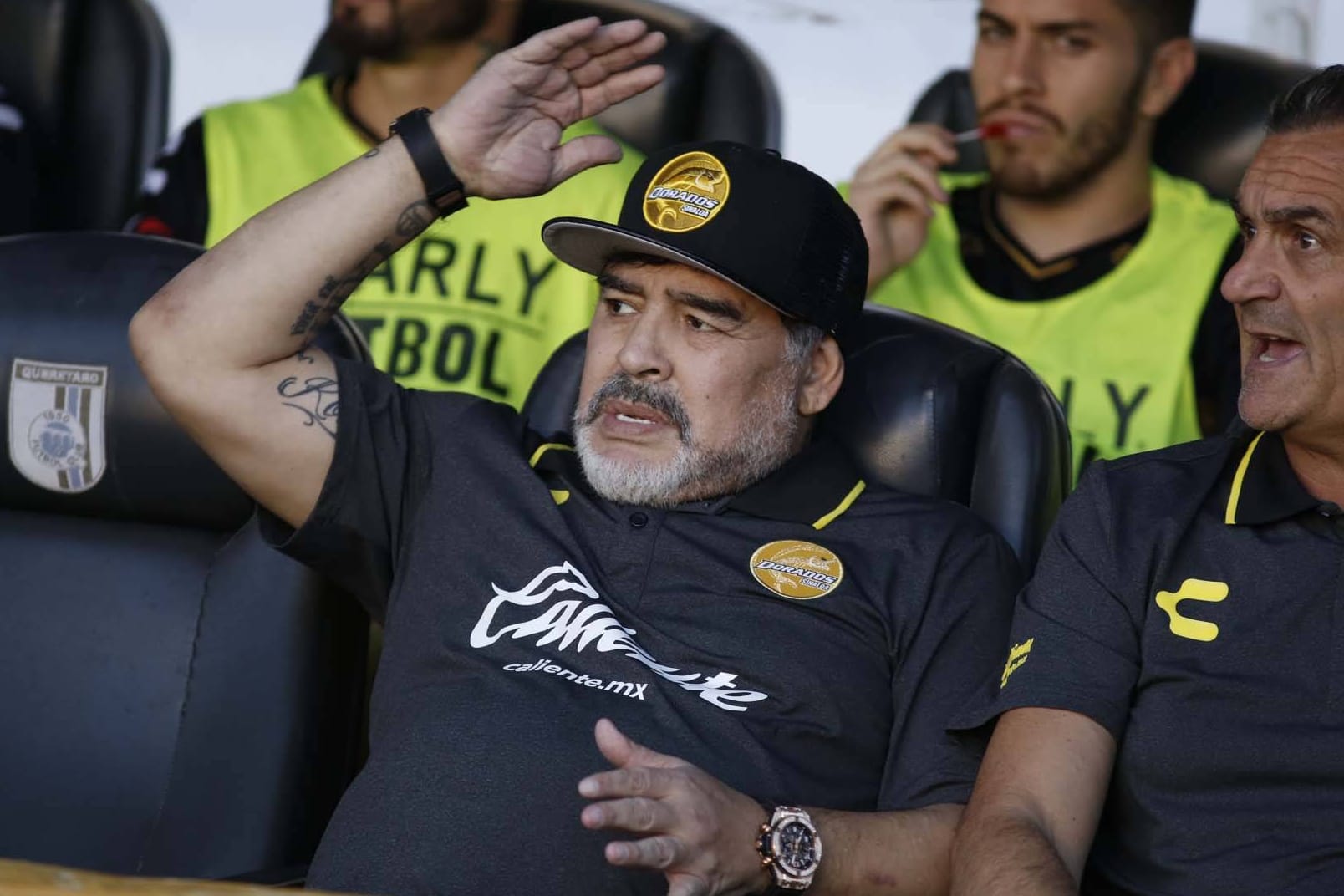 Not amused: Maradona will sich bei der Fifa beschweren.