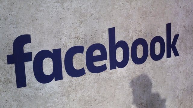 Facebook setzte mit dem milliardenschweren Kauf des Vorreiters Oculus massiv auf das Thema virtuelle Realität. Facebook setzte mit dem milliardenschweren Kauf des Vorreiters Oculus massiv auf das Thema virtuelle Realität.