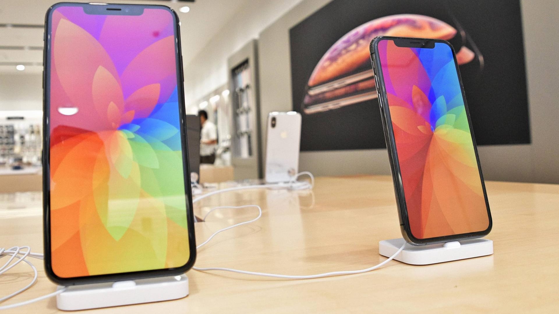 Apple iPhone XS und XS Max: Der Bildschirmschoner ist nur im Demo-Modus aktiv, zum Beispiel im Laden.