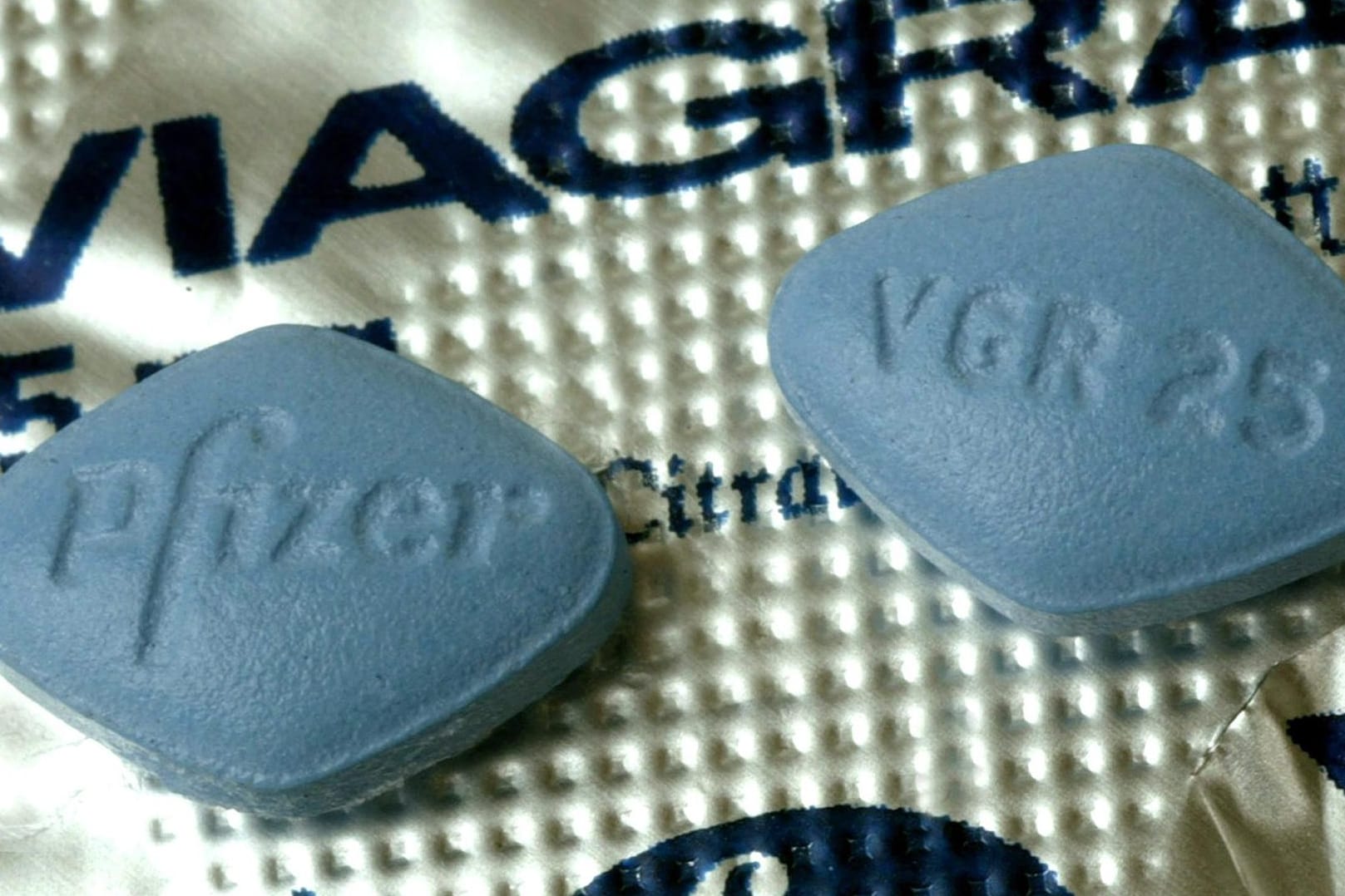 Viagra: Spielen psychische Problem bei Erektionsstörungen die Hauptrolle, hilft die Pille zu 90 Prozent.