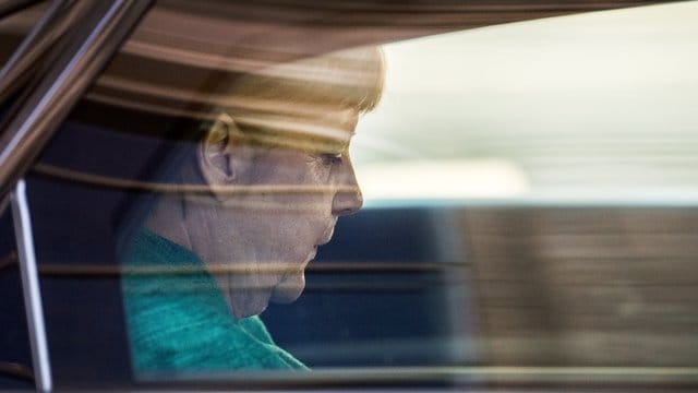 Bundeskanzlerin Angela Merkel muss nach einer turbulenten Woche mit miserablen Umfragewerten leben.