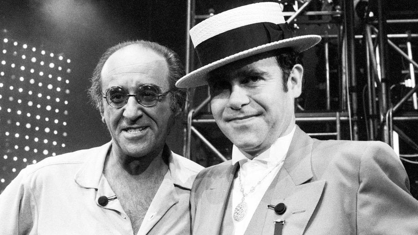Großer Moment: Alfred Biolek und Elton John im August 1983.