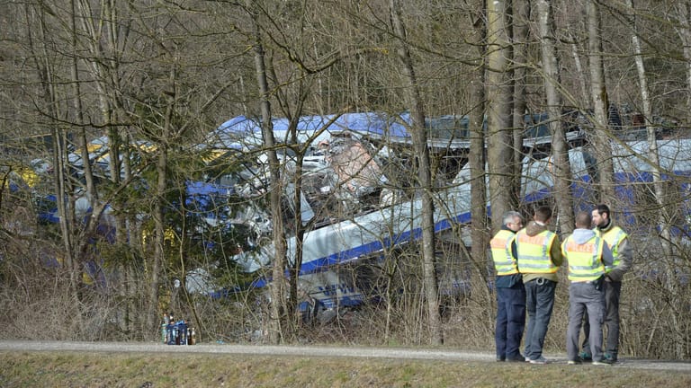 Februar 2016: Bei Bad Aibling stoßen auf eingleisiger Strecke zwei Züge zusammen. Zwölf Zuginsassen sterben.