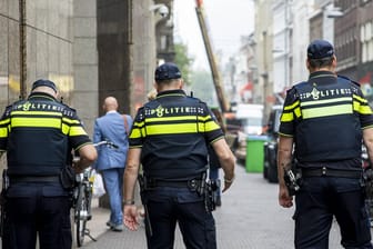 Polizisten in den Niederlanden (Archivbild)