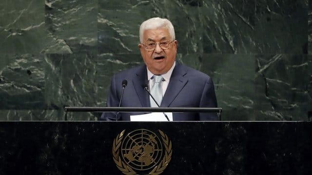 Laut Mahmud Abbas, Präsident der palästinensischen Autonomiegebiete, haben die die USA bei einem angestrebten "Friedens-Deal" "nichts mehr zu bieten". Laut Mahmud Abbas, Präsident der palästinensischen Autonomiegebiete, haben die die USA bei einem angestrebten "Friedens-Deal" "nichts mehr zu bieten".