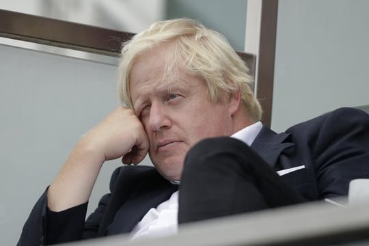 Kurz vor dem Parteitag hat Boris Johnson den Brexit-Kurs von Theresa May heftig kritisiert.