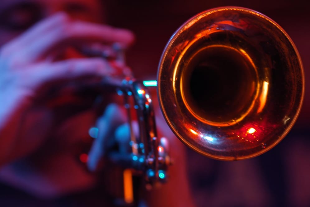 Trompetenspieler: Niemand muss auf das Musizieren daheim komplett verzichten.