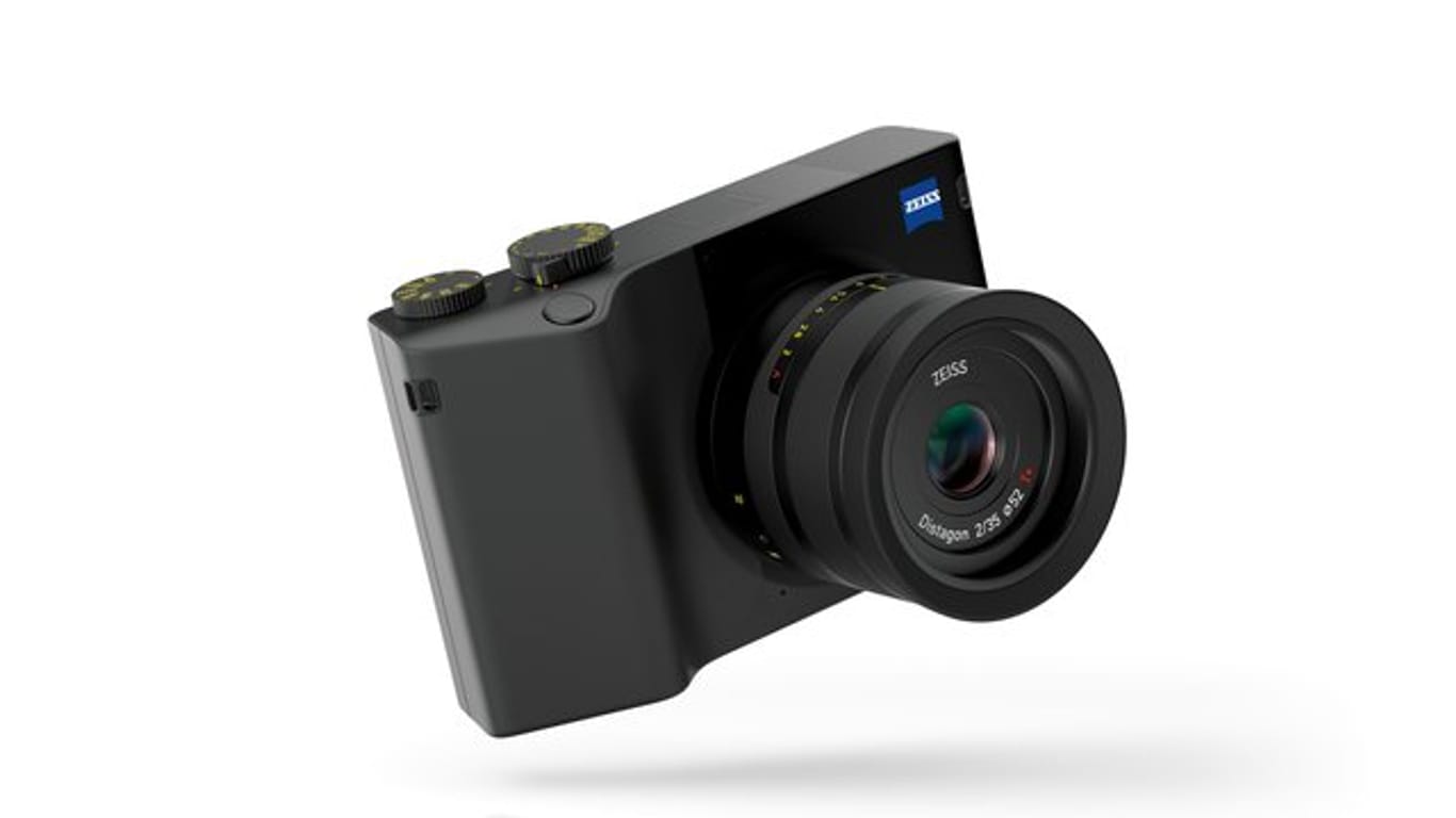 Die Vollformat-Kompaktkamera Zeiss ZX1 vereint minimalistisches Design mit ergonomischen Features.