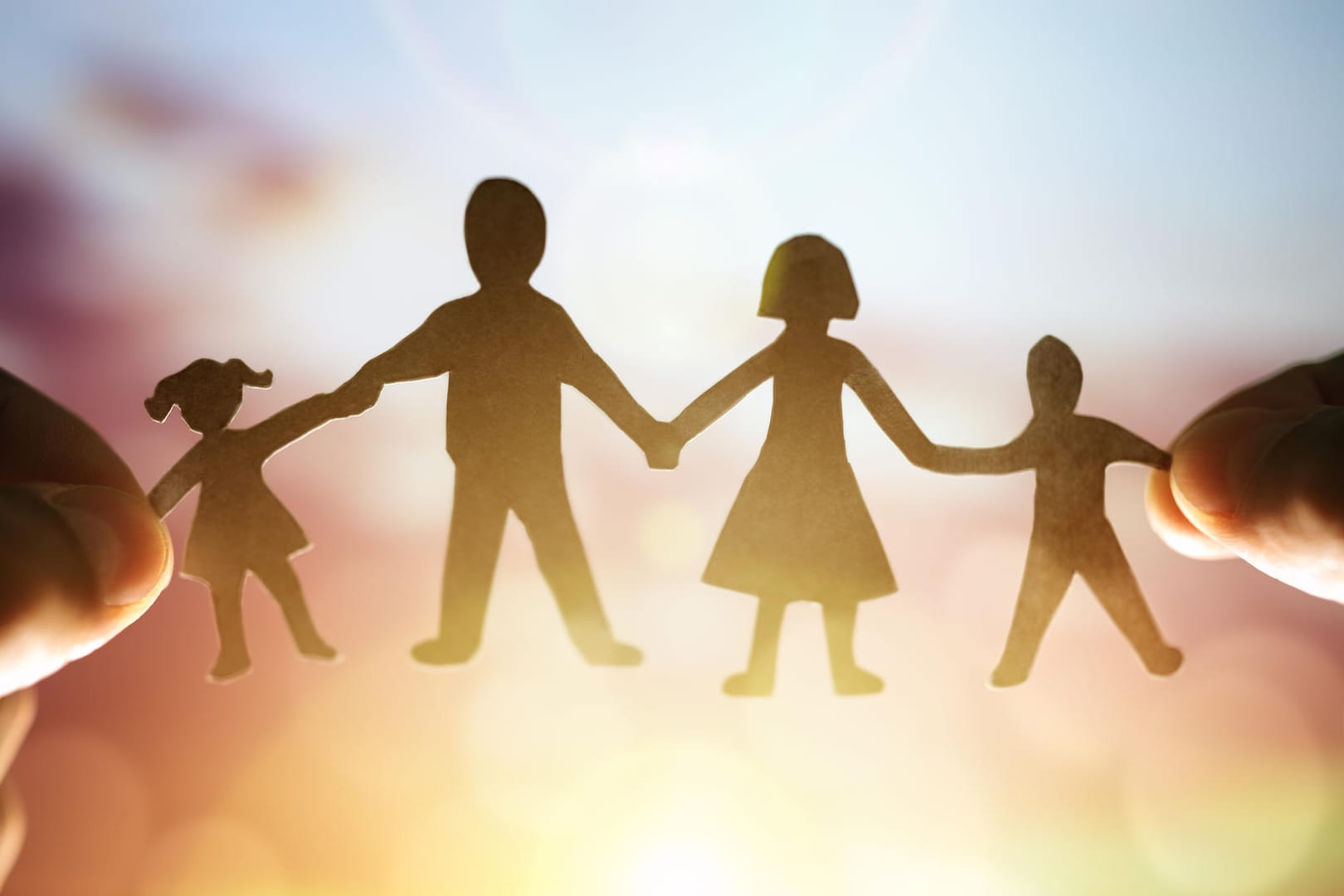 Paar mit Kindern: Das Gesetz zum Ehegattensplitting gibt es seit 1958. Paar mit Kindern: Das Gesetz zum Ehegattensplitting gibt es seit 1958.