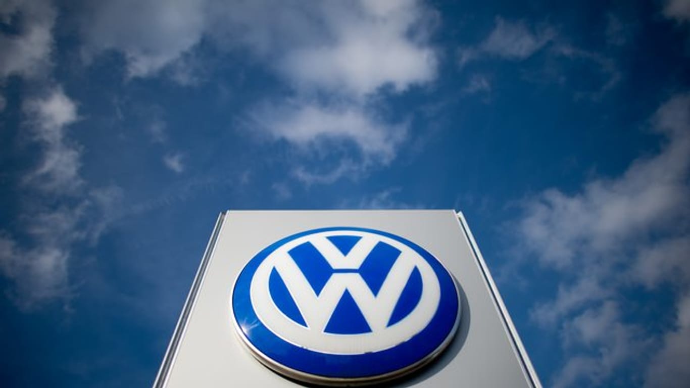 VW hatte zuletzt Investitionen von 3,5 Milliarden Euro bis 2025 in die Vernetzung und den Ausbau entsprechender Dienstleistungen angekündigt.