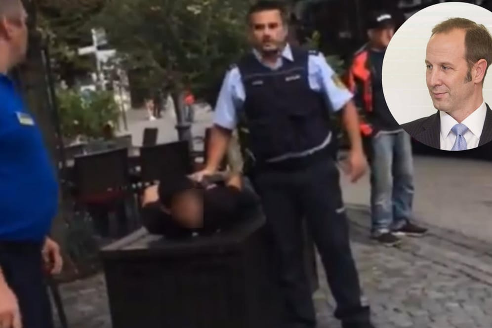 Täter überwältigt: Eine Szene aus einem im Netz kursierenden Video vom Ravensburger Marienplatz kurz nach Ende der Attacken. Ravensburgs OB Daniel Rapp überredete den Täter zur Aufgabe.