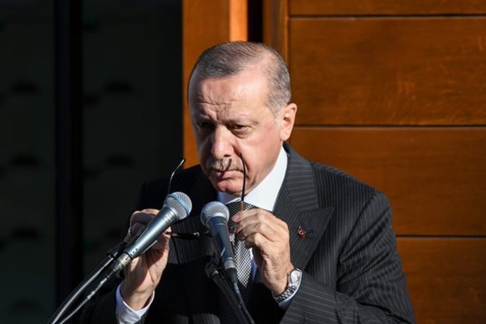 Der Türkische Präsident Recep Tayyip Erdogan spricht bei der Eröffnung der Ditib-Zentralmoschee in Köln.