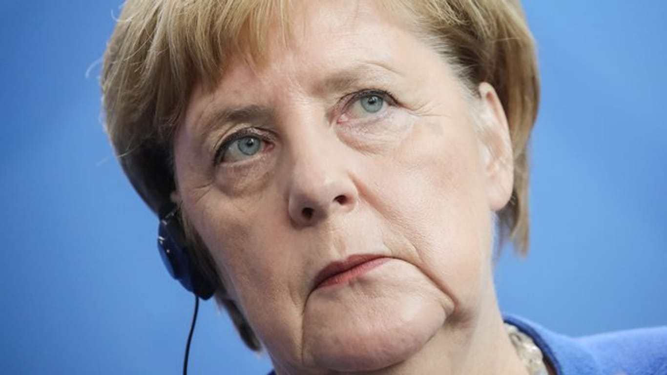 Bundeskanzlerin Angela Merkel (CDU): "Diese völlige Enthemmung in der Sprache ist etwas, das wir nicht tolerieren dürfen in Deutschland".