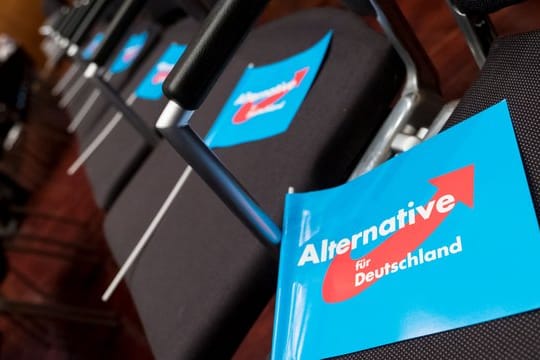 Emnid-Sonntagstrend: Die AfD ist erstmals an der SPD vorbeigezogen, und die große Koalition hat keine Mehrheit mehr.