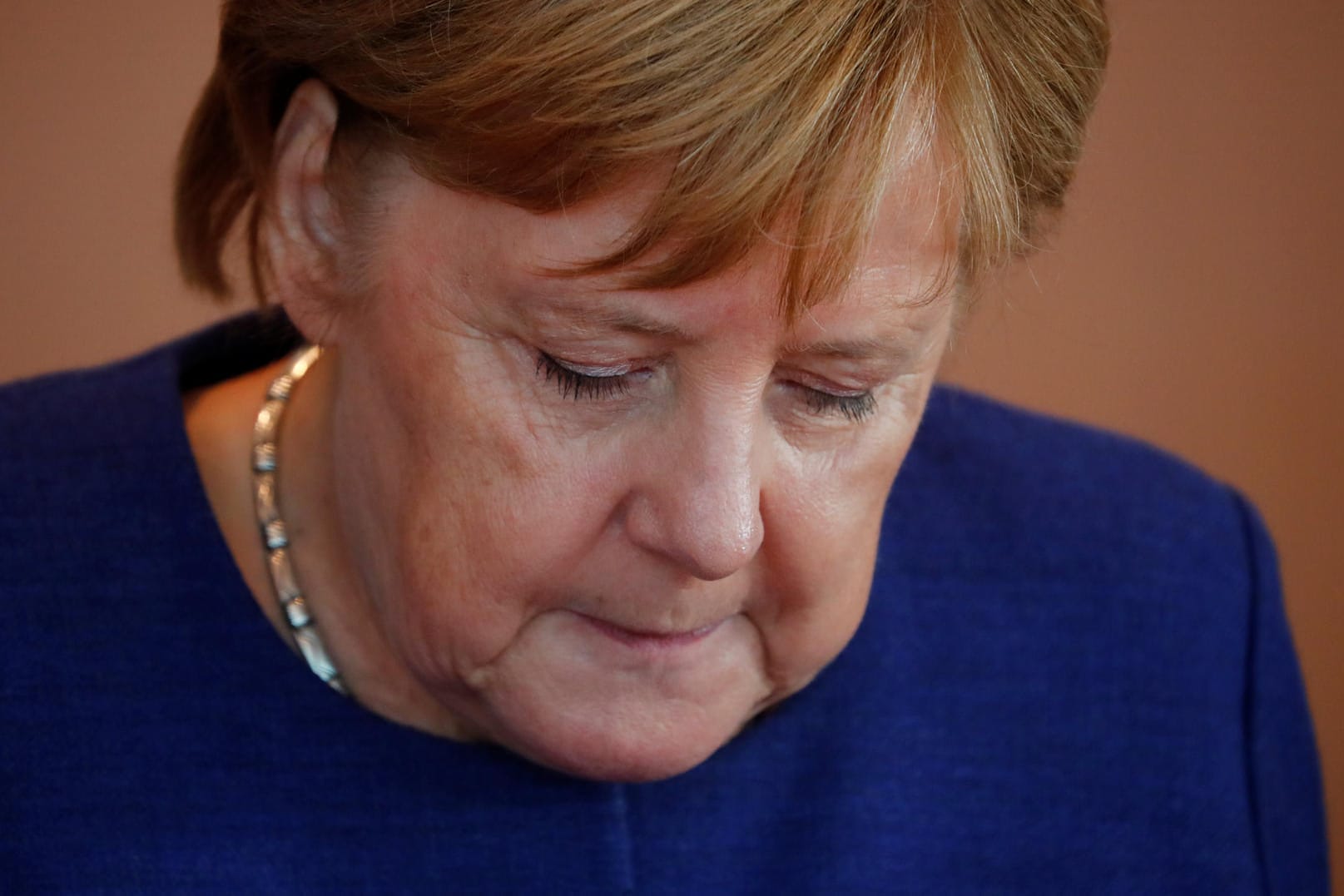 Bundeskanzlerin Angela Merkel bei der wöchentlichen Kabinettssitzung: Eine neue Emnid-Umfrage hat ergeben, dass nur noch 48 Prozent der Bevölkerung in Angela Merkel die richtige im Kanzleramt sehen.