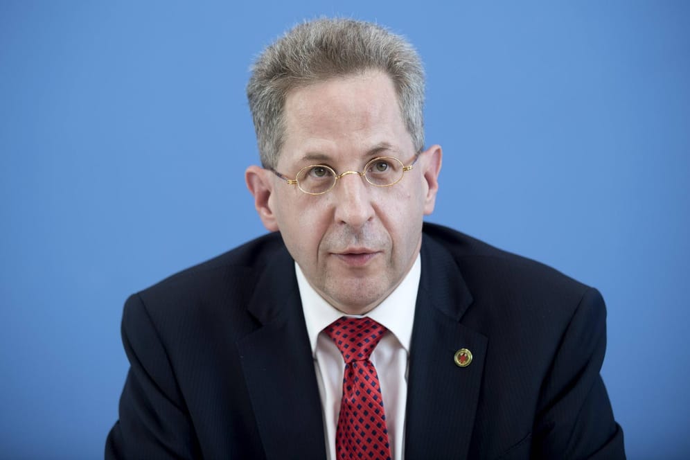 Hans-Georg Maaßen: Der ehemalige Vorsitzende des Verfassungsschutzes kann mit einem höheren Betrag als vorher am Ende des Monats auf seinem Konto rechnen – Grund dafür ist die Ministerialzulage der neuen Stelle.