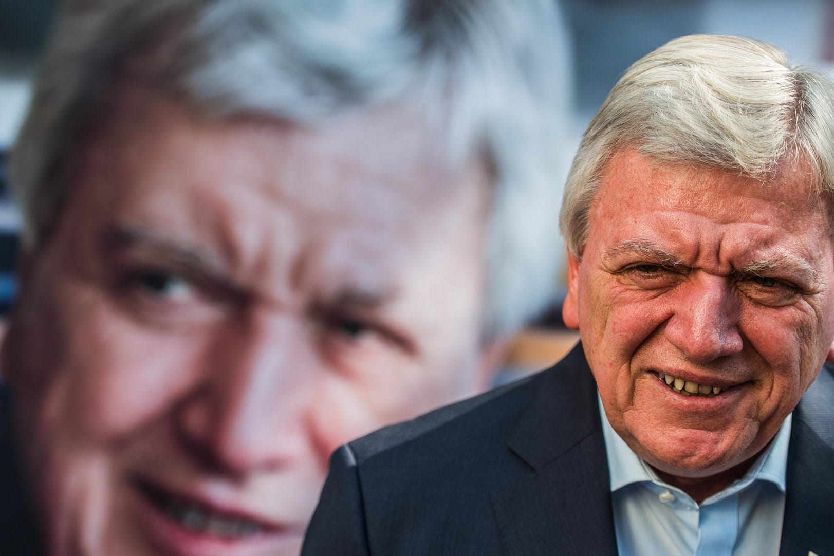 Volker Bouffier: Der hessische Ministerpräsident hat seine Forderung nach Hardware-Nachrüstungen für ältere Dieselfahrzeuge bekräftigt.