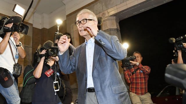 Tasuku Honjo, Professor an der Universität von Kyoto, teilt sich den Medizin-Nobelpreis mit James P. Tasuku Honjo, Professor an der Universität von Kyoto, teilt sich den Medizin-Nobelpreis mit James P.