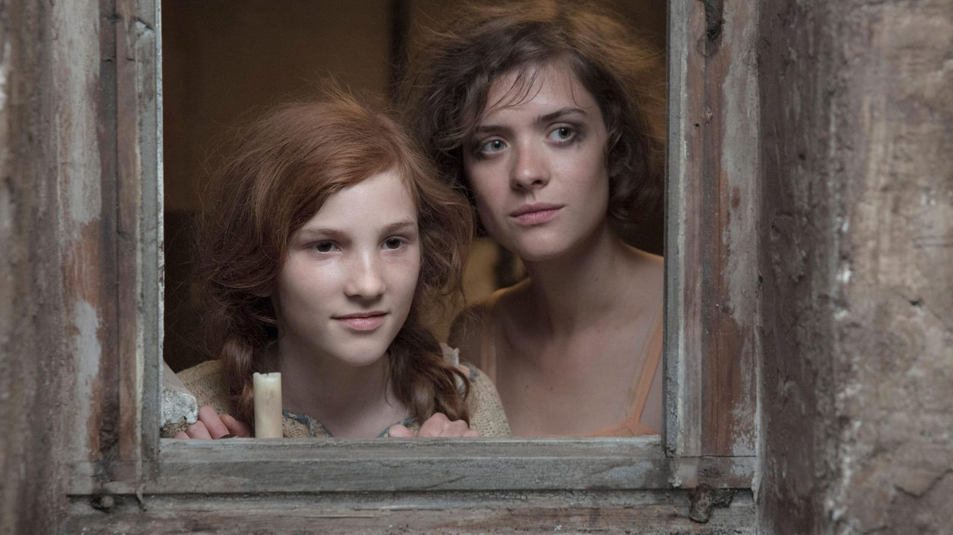 Irene Böhm und Liv Lisa Fries in "Babylon Berlin": Die Serie wurde als "Das Fernsehereignis des Jahres" angekündigt.