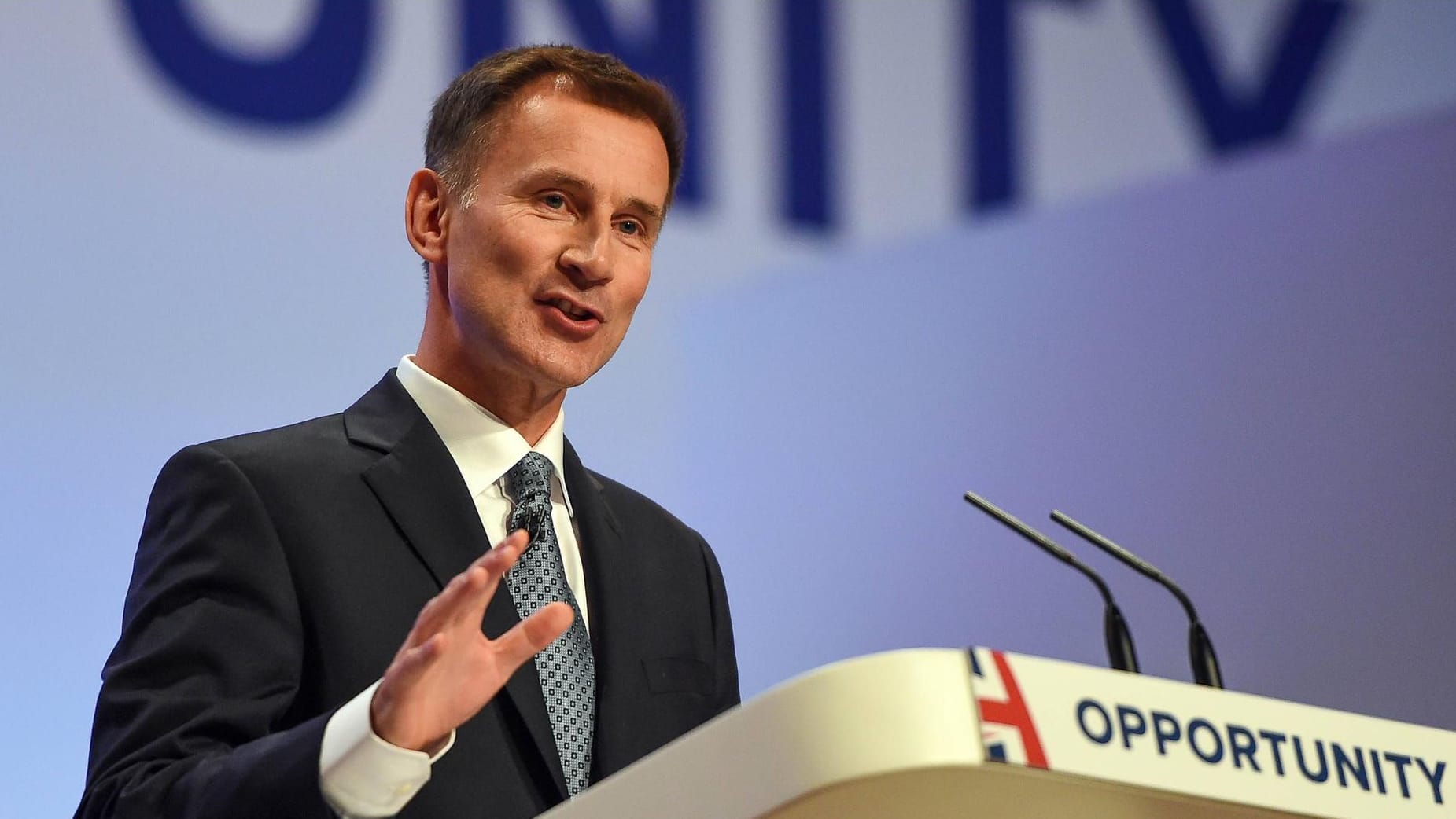 Jeremy Hunt, Außenminister von Großbritannien, glaubt, dass die EU sein Land wegen des Brexits bestrafen wolle.