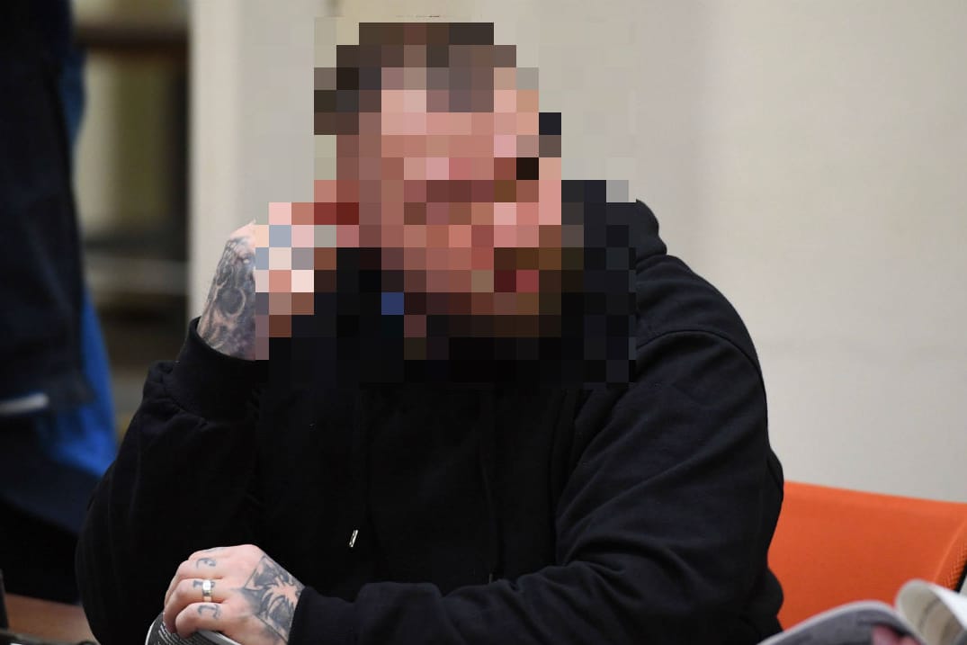 André E. vor Gericht in München: Als Helfer der Terrorgruppe NSU wurde der Neonazi zu zweieinhalb Jahren Haft verurteilt.