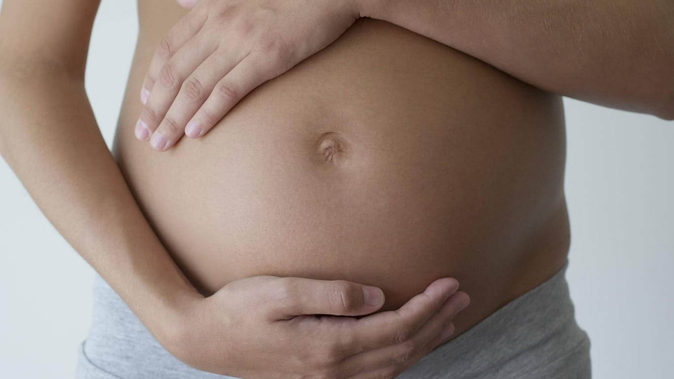 Schwangerschaft: Für fehlerhafte Betreuung sind Ärzte haftbar.