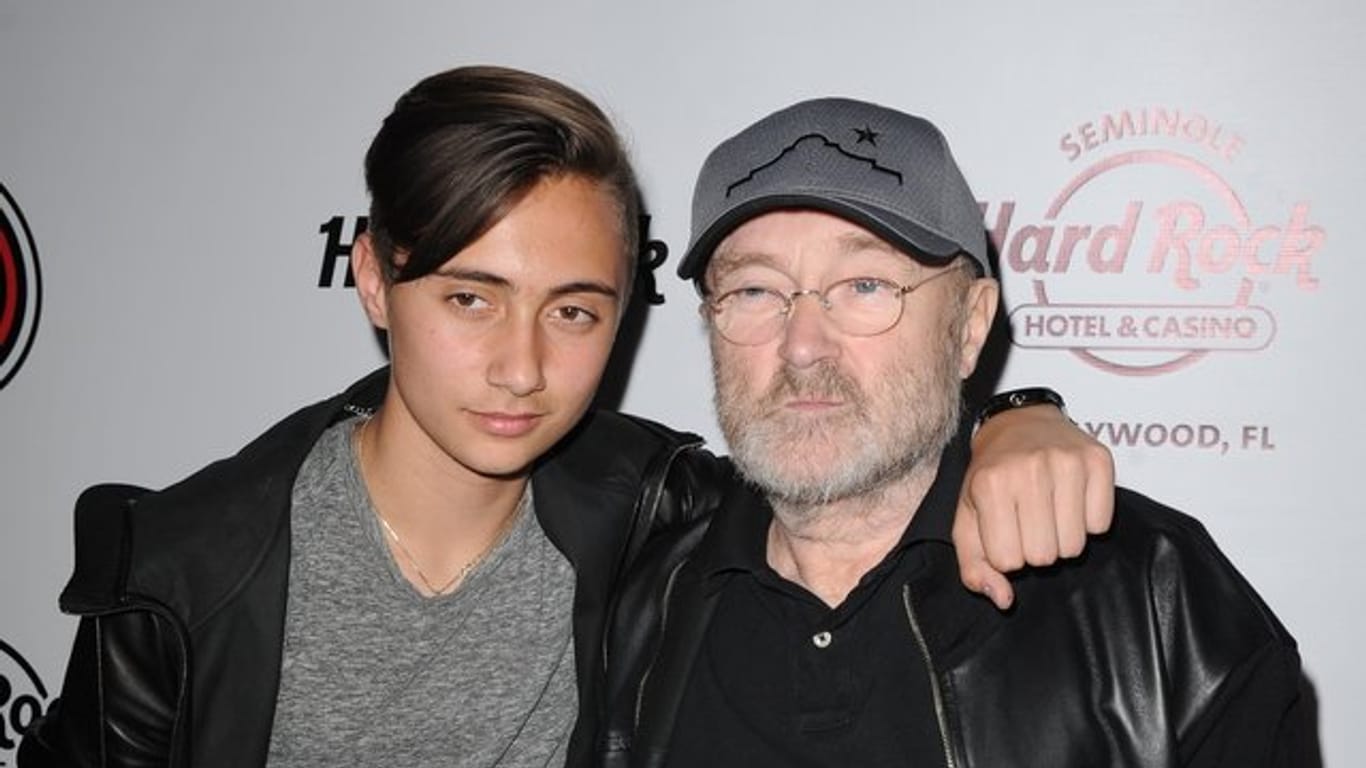 Phil Collins überlässt das Schlagzeugspielen inzwischen seinem Sohn Nicholas.